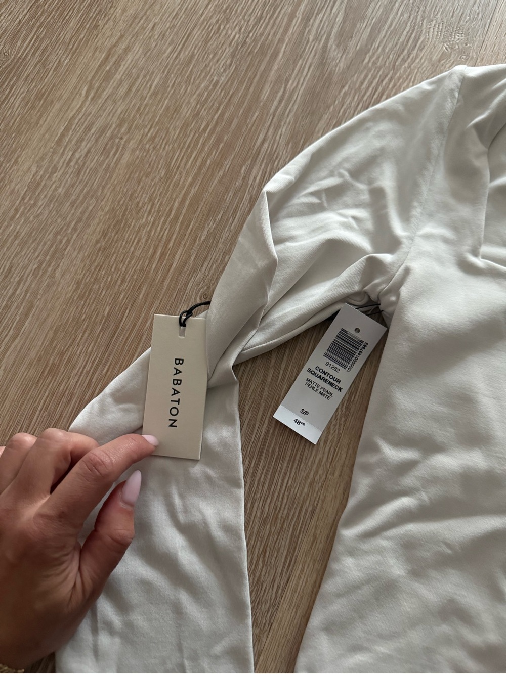 Aritizia Long Sleeve Top NWT - Picture 3 of 4